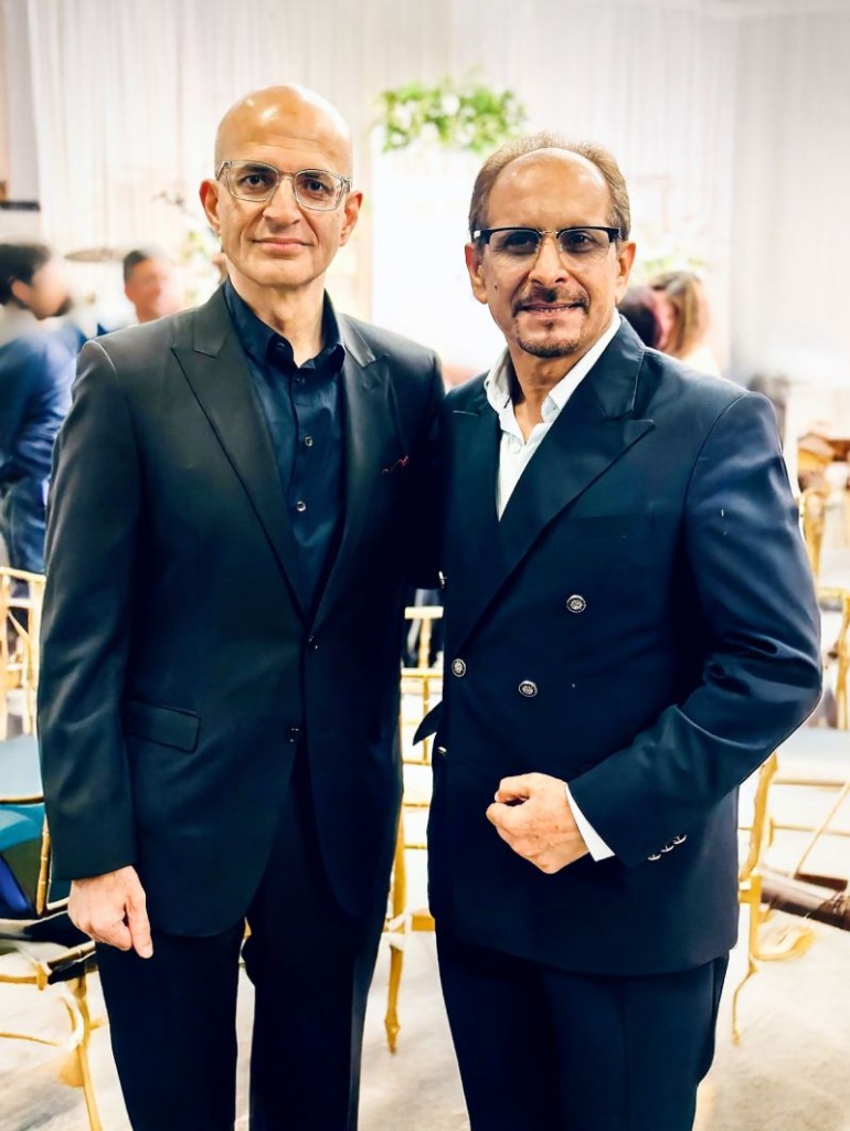 Amir Khan with Sabih Khan, Chief Operating Officer (SVP Operations) of Apple Inc.